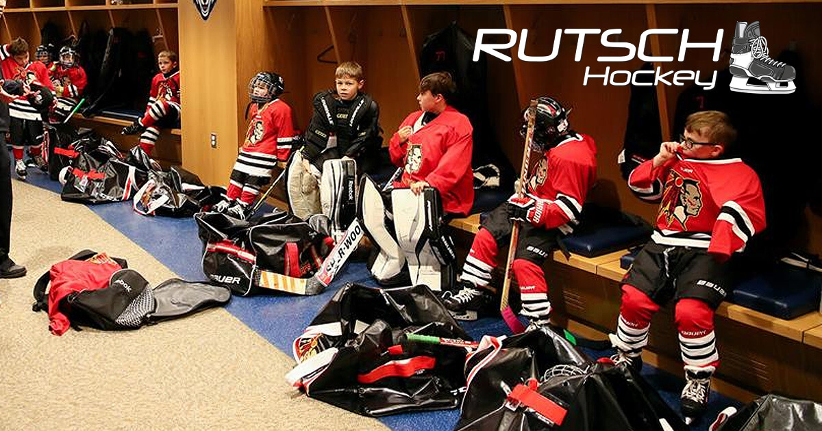 An uncramped locker room environment.